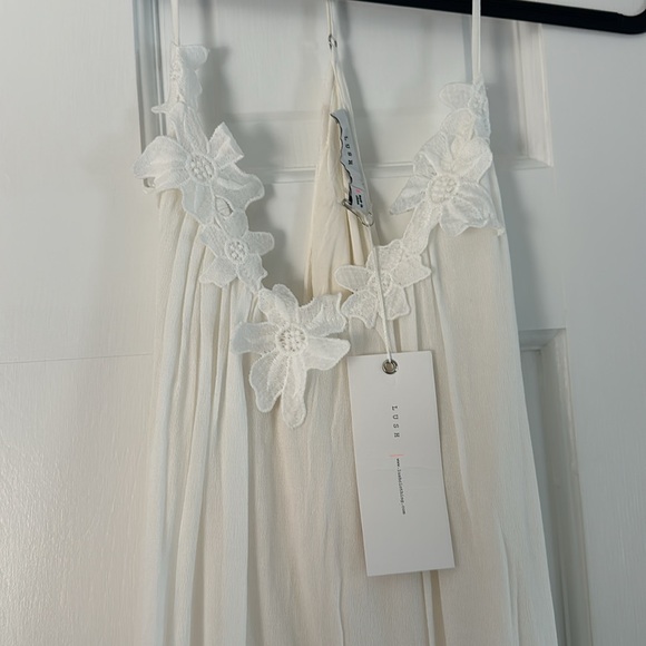 Lush white floral dress - Picture 5 of 7